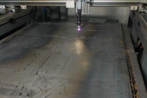 Лазерная резка черной стали с использованием маркировки для сборки стапелей - 16-2019