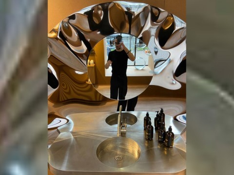 Зеркало и подвесная раковина, изготовленные по оригинальной технологии с применением лазерной резки и сварки